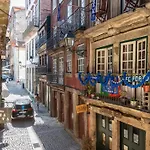 Oporto Street Fonte Taurina - Riverfront Suites